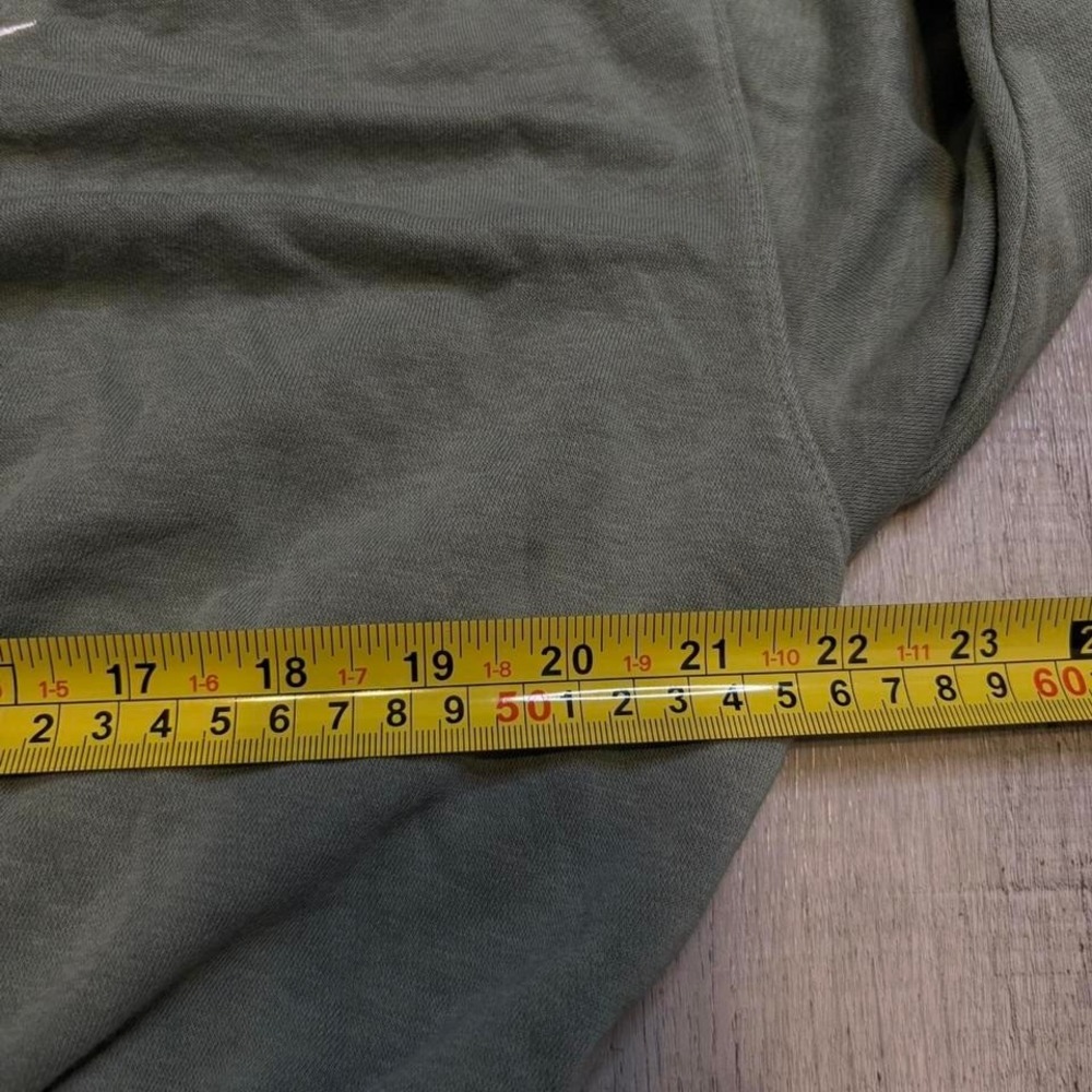 Nike green cropped‎ sweatshirt with silver logo women's size M - Picture 5 of 7